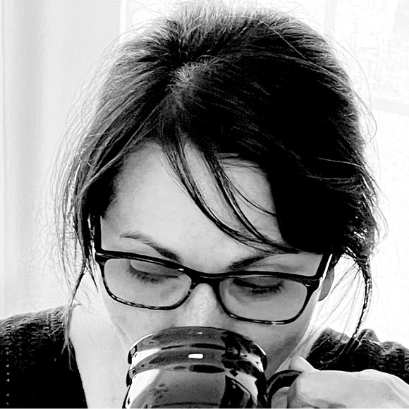 Meet your Posher, Caroline - Picture 1 of 1